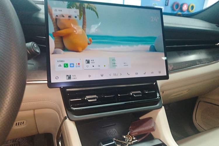 Used Lynk & Co 09 EM-P 2024 2.0TD EM-P Four-Wheel Drive HALO Six-Seater Audio And AC Panel