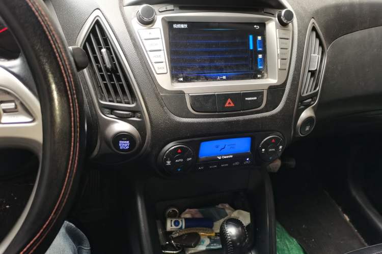 Used Hyundai ix35 2015 2.0L Automatic 2WD Smart Type China IV Audio And AC Panel