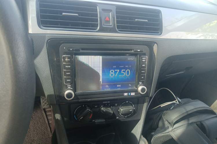 Used Volkswagen Santana 2015 Haval H6 1.6L Automatic Luxury Model Audio And AC Panel