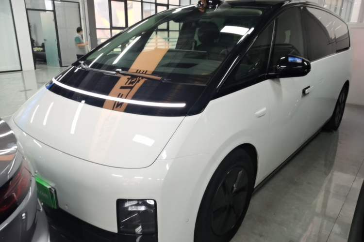 Used Li Auto MEGA 2024 Ultra Model