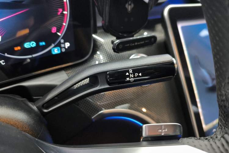 Used Mercedes-Benz C-Class 2022 Restyled C 260 L Sport Edition Gear Lever