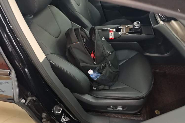 Used Hongqi E-QM5 2023 Revised Version Basic Travel Edition Right Front Seat