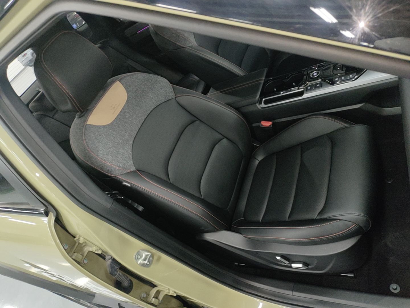 Geely Auto Cowboy 2025 1.5TD Fun-Offroad Version — снимка 19