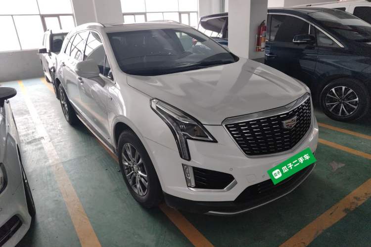 Used Cadillac XT5 2020 28T Luxury Version Front Right 45 Deg