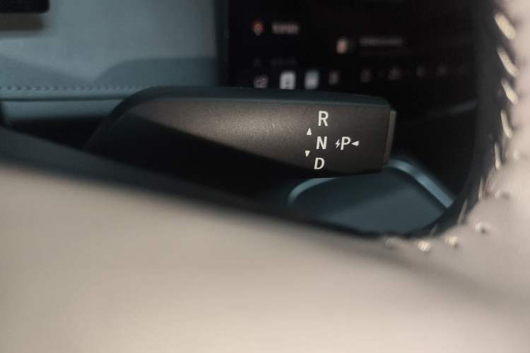 Used Nissan N7 2025 625 Max Gear Lever