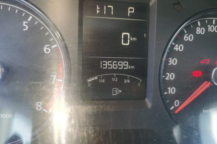 Used Volkswagen Lavida 2015 1.6L Automatic Fashion Edition Odometer Close Up