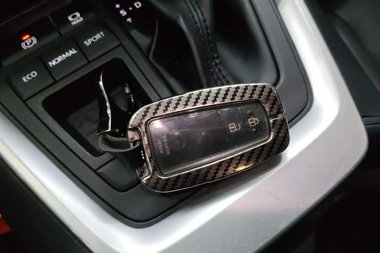 Used Toyota RAV4 2023 Dual-Engine 2.5L E-CVT Two-Wheel Drive Elite Plus Edition Vehicle Key