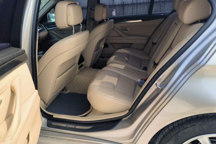 Used BMW 5 Series 2013 525Li Luxury Model
