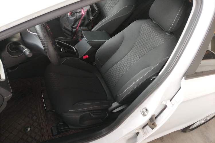 Used Roewe i5 2020 1.5L Automatic 4G Connected Linghao Edition
