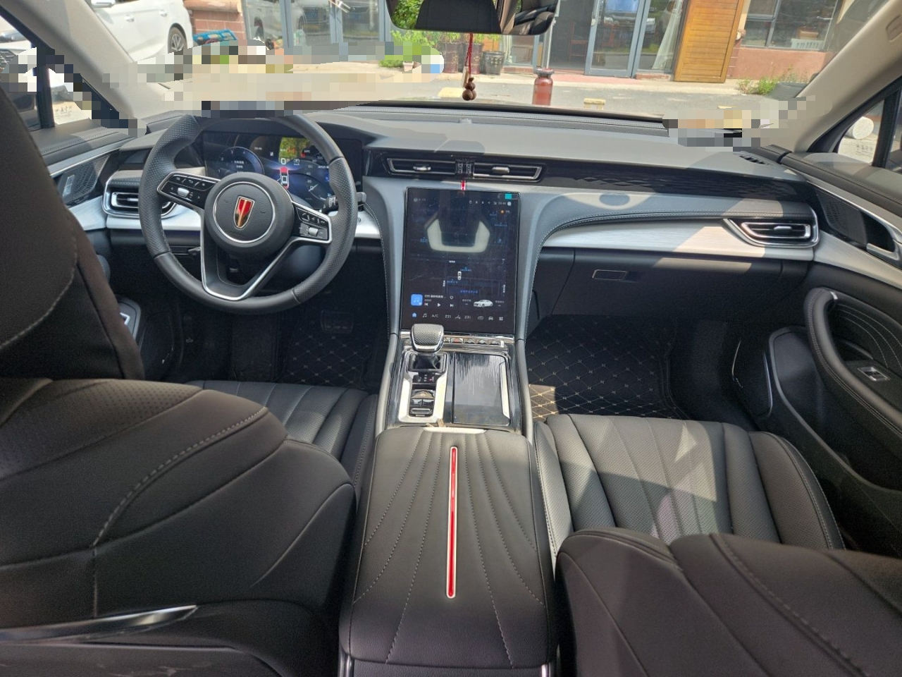 Hongqi H5 2025 2.0T Automatic Flag Edition – 500 000 Units Commemorative Version — снимка 9