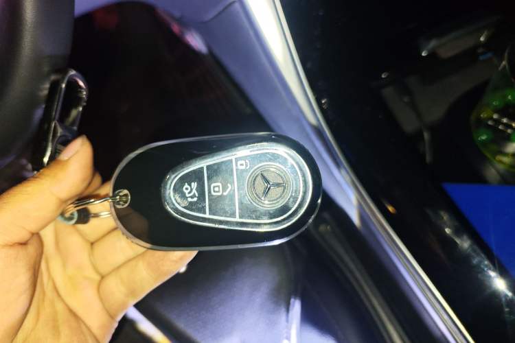 Used Mercedes-Benz C-Class 2022 Restyled C 200 L Sport Edition Vehicle Key