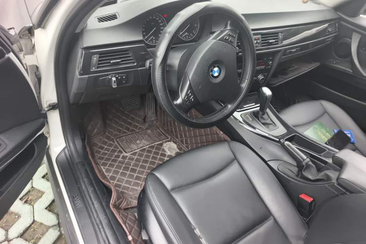 Used BMW 3 Series 2012 318i Leading Model
