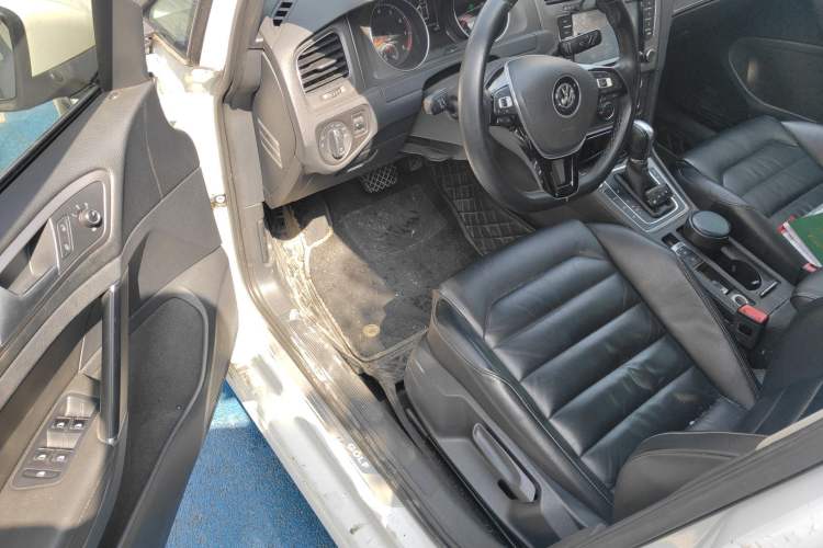 Used Volkswagen Golf 2015 1.4TSI Automatic Luxury Model