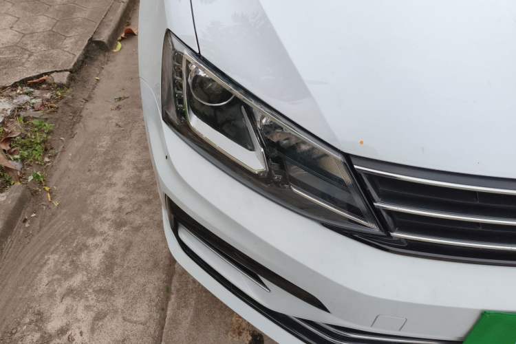 Used Volkswagen Sagitar 2018 280TSI DSG Ignite Edition Right Front Headlight