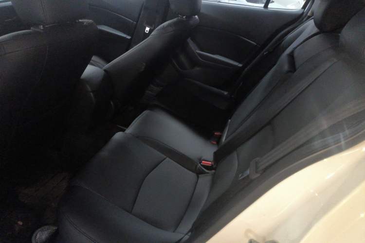 Used Mazda Mazda 3 Axela 2016 Sedan 1.5L Manual Comfort Model
