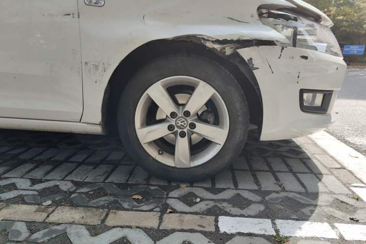 Used Volkswagen Santana 2013 1.6L Automatic Comfort Edition Right Front Wheel Hub