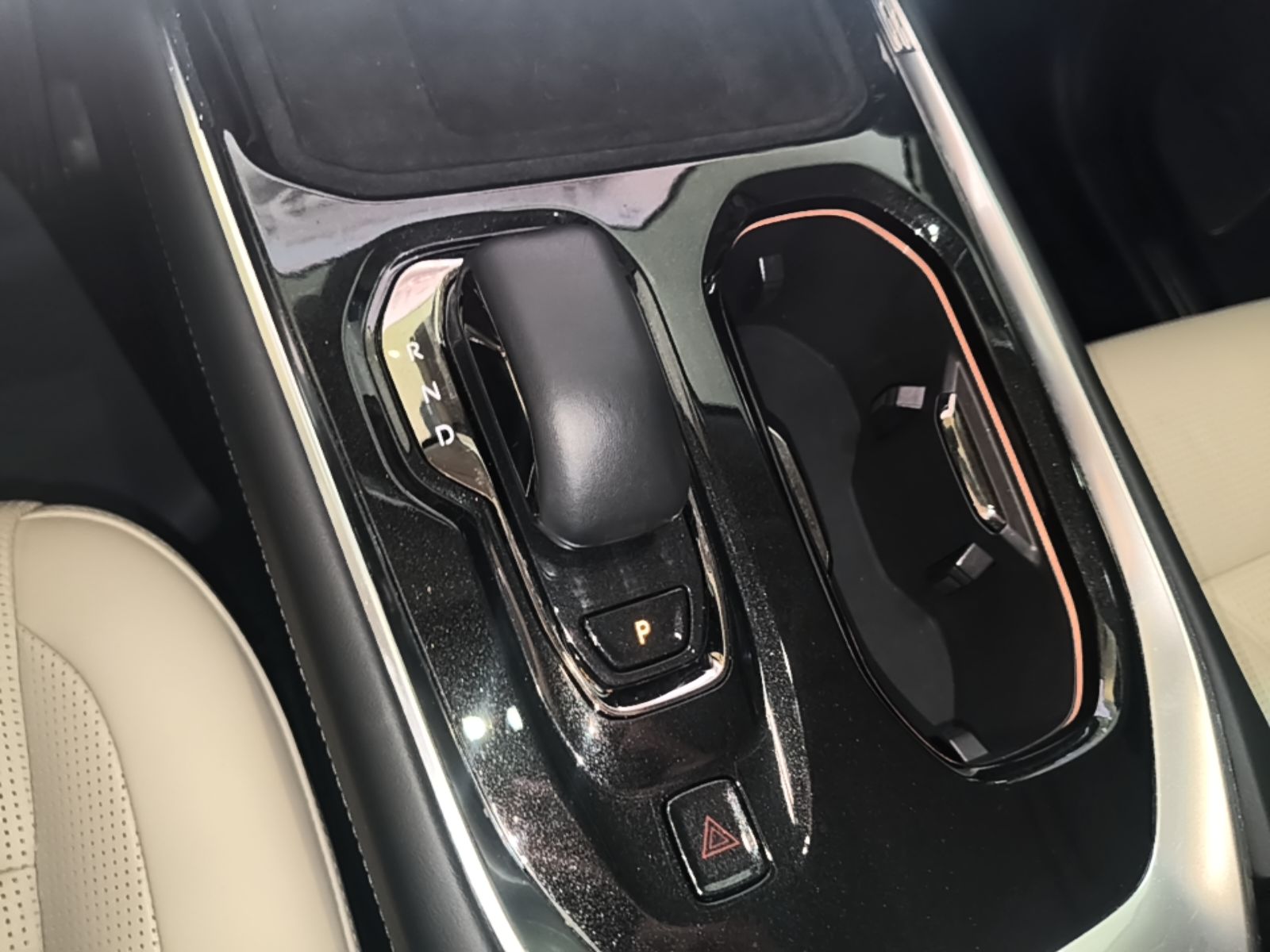 Zeekr 009 2024 GAC Trumpchi — снимка 16