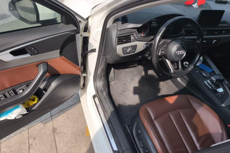 Used Audi A4L 2017 40 TFSI Ambition Edition
