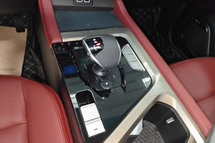 Used JETOUR X70 2024 1.5T DCT Glory PRO 5-Seater