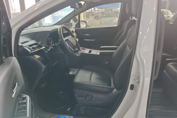 Used Toyota Sienna 2021 2.5L Hybrid Premium Edition