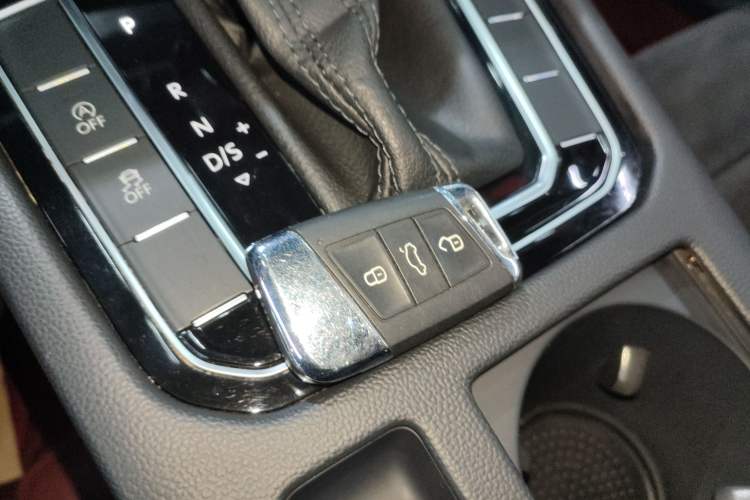 Used Volkswagen Magotan 2017 380TSI DSG Luxury Model
