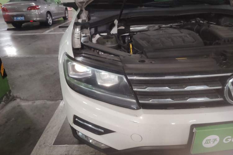 Used Volkswagen Tiguan L 2018 330TSI Automatic Two-Wheel Drive Luxury Edition Right Front Headlight