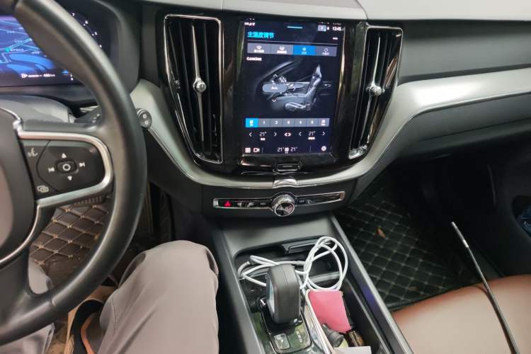 Used Volvo XC60 2022 B5 4x4 Zhiyi Luxury Edition