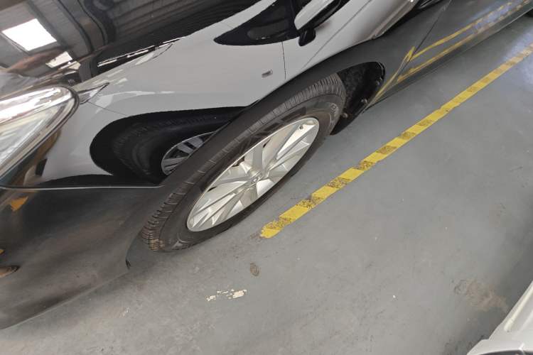 Used Toyota Camry 2015 Dual-Engine 2.5 HG Luxury Navigation Edition Exterior 4