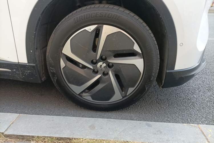 Used Nio ES6 2023 75 kWh Right Front Wheel Hub