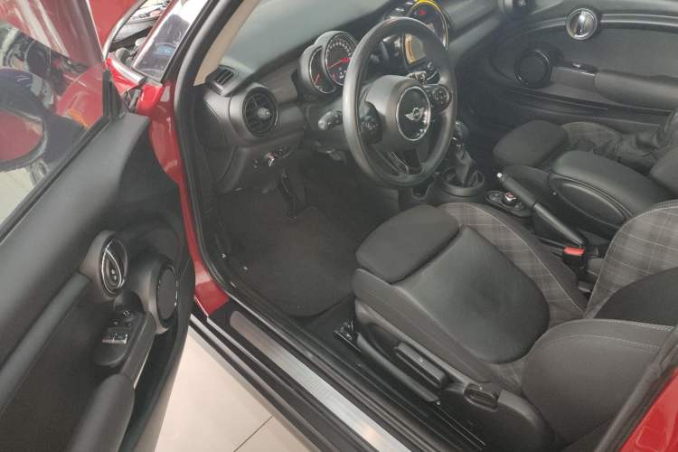 Used MINI 2016 1.5T COOPER Driver Seat