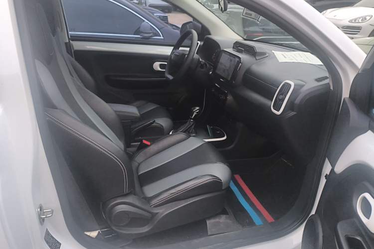 Used Roewe Clever 2022 311km QiQi BoBo Edition Right Front Seat