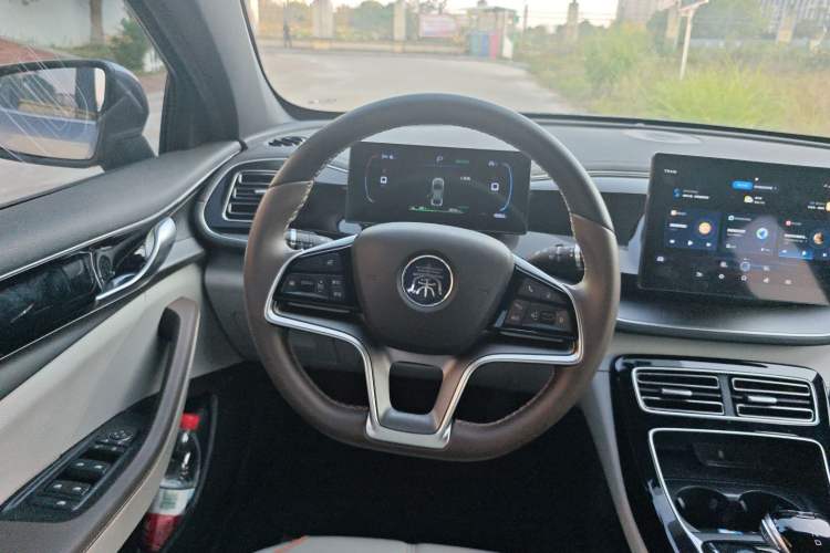 Used BYD Qin PLUS 2024 Honor Edition EV 420KM Leading Model