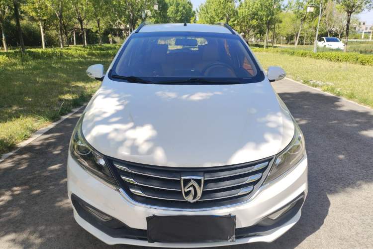 Used Baojun 310W 2017 1.5L Manual Fashion Model China V