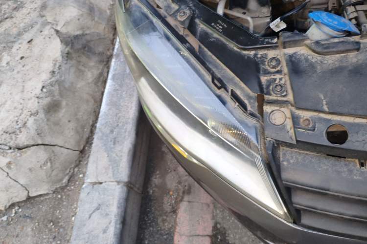 Used Volkswagen Jetta 2013 1.6L Manual Fashion Edition Right Front Headlight