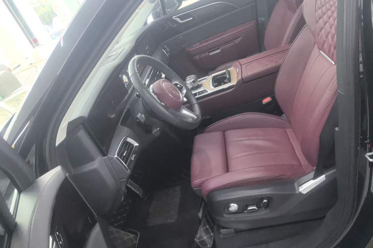 Used Hongqi E-HS9 2022 660 km Range Flagway Edition Six Seats Left Front Seat