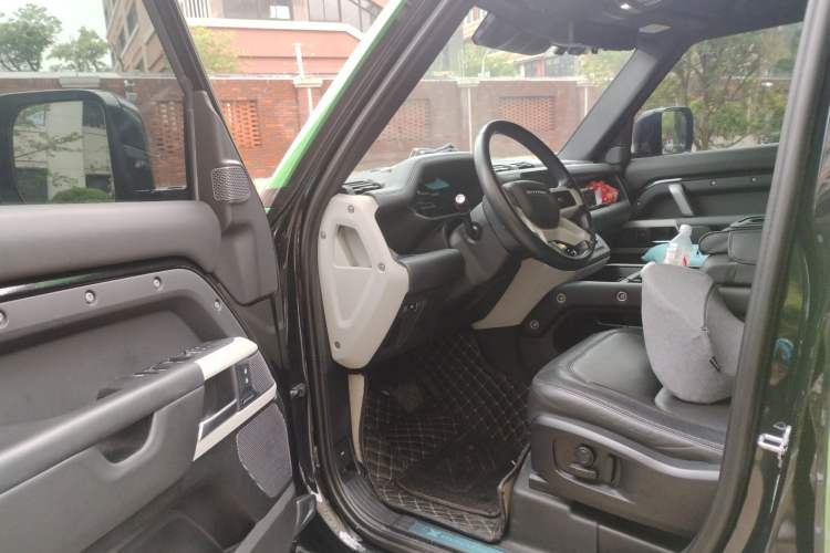 Used Land Rover Defender 2022 110 P400 X-DYNAMIC HSE Driver Seat