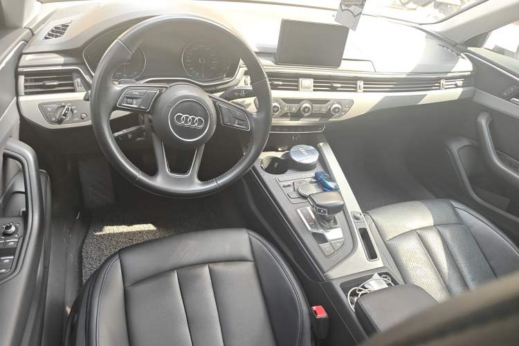 Used Audi A4L 2018 30th Anniversary Edition 40 TFSI Trendy Model
