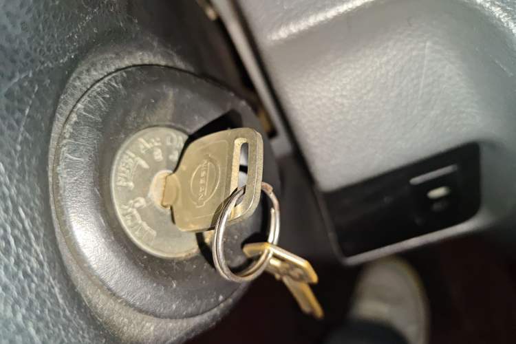 Used Nissan NV200 2011 1.6L 232 Seats Zunya Trim Vehicle Key