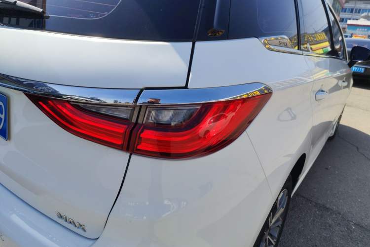 Used BYD Song MAX 2019 1.5T Automatic Smart Connect Ruiyi Sunroof Version 6 Seats China VI Standard
