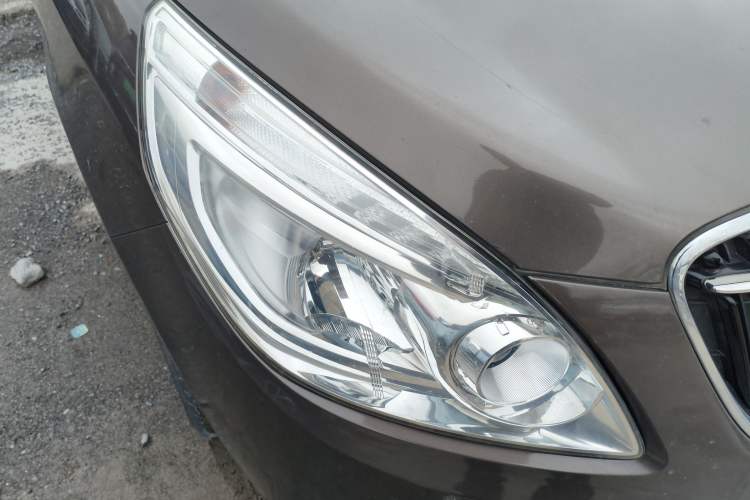 Used Buick GL8 2017 25S Prestige Version China V Standard Right Front Headlight