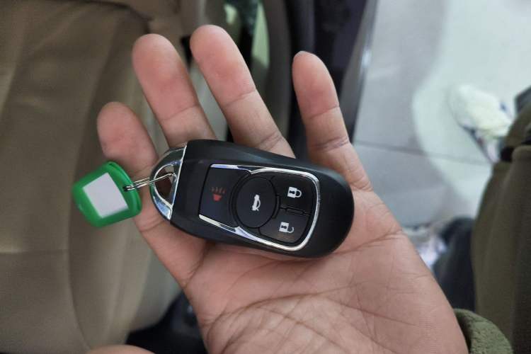 Used Buick GL8 2014 3.0L GT Luxury Business Haoya Edition Vehicle Key