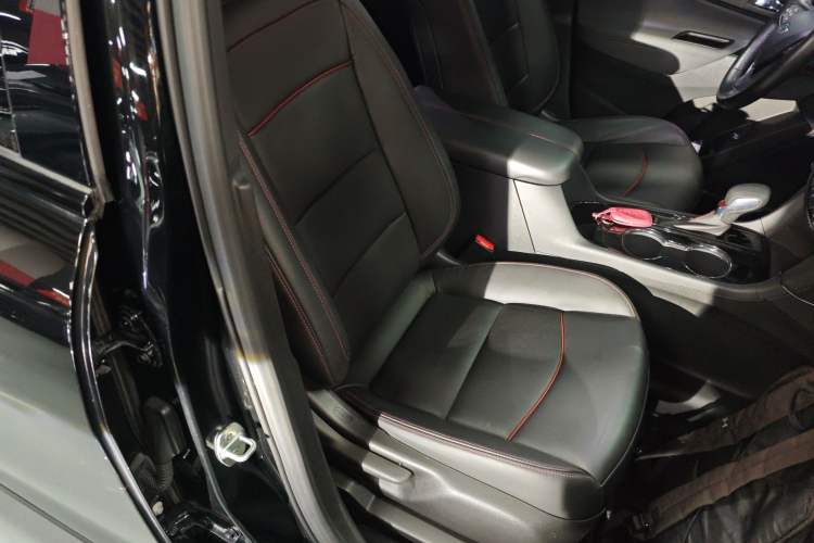 Used Chevrolet Equinox 2021 550T RS Smart Boundary-Pushing Edition Right Front Seat