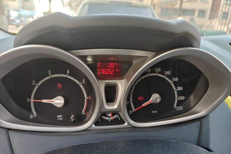 Used Ford Fiesta 2010 Hatchback 1.5L Automatic Limited Edition "Guangmang" Odometer Close Up