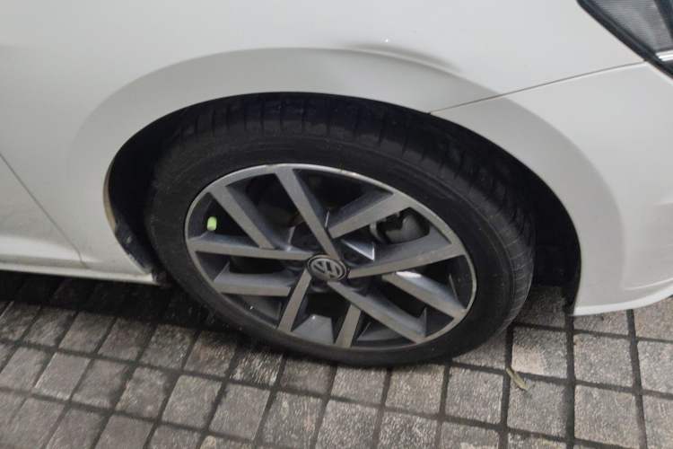 Used Volkswagen Golf 2019 280TSI DSG Luxury Version China V Standard Right Front Wheel Hub