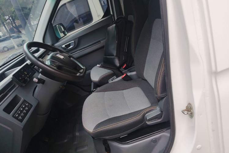 Used Farizon Xingxiang V 2023 V6E Zhonghang Lithium Battery 38.64kWh Value Edition Left Front Seat