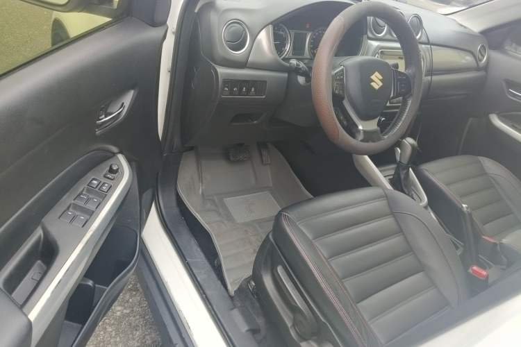 Used Suzuki Vitara 2016 1.4T Automatic Two-Wheel Drive Luxury Version Driver Seat