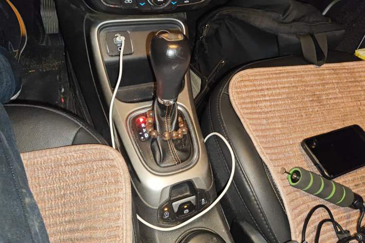 Used Jeep Compass 2017 200T Automatic Family Edition Gear Lever