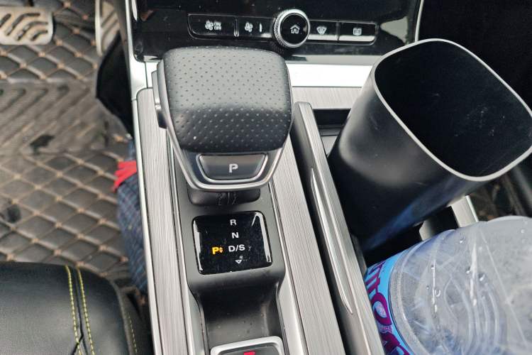 Used Roewe RX5 2020 PLUS 300TGI Automatic Ali National Style Ronglin Edition Gear Lever