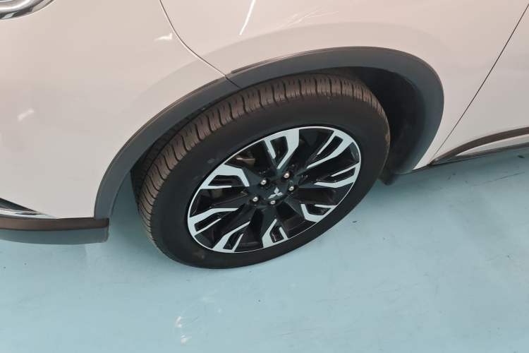 Used Mitsubishi Outlander 2019 2.0L Two-Wheel Drive Comfort Edition 5 Seats China VI Standard
