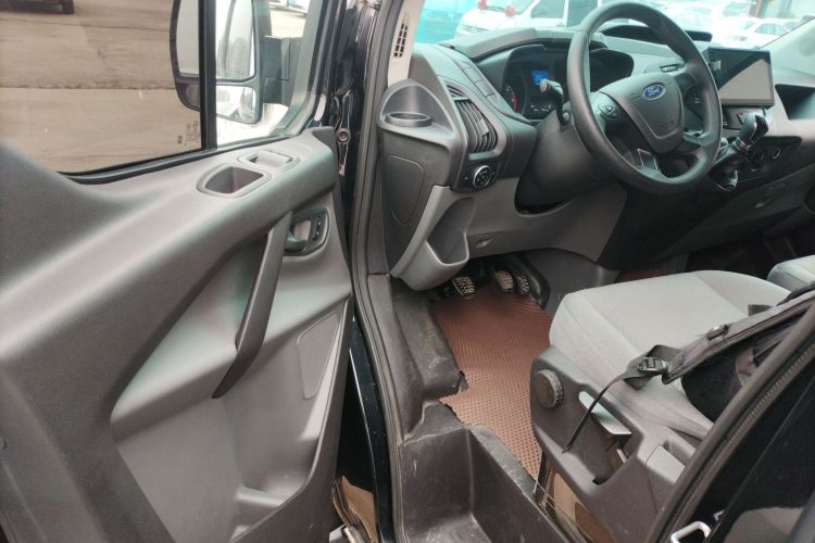 Used Ford Transit 2019 2.0T Diesel Multi-Purpose Commercial Vehicle Mid-Drive Mid-Roof 6-Seater China VI Standard